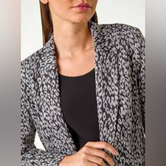 NWT obey blazer size 8/medium black and gray floral type pattern - Picture 1 of 4